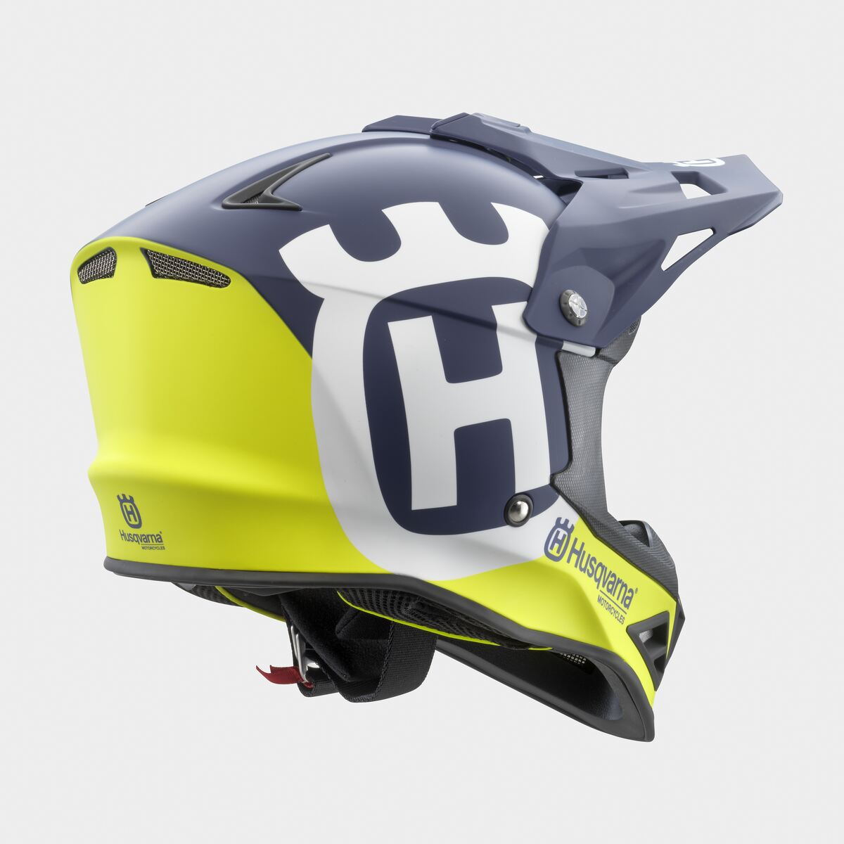 Kinderhelm mit Schienen