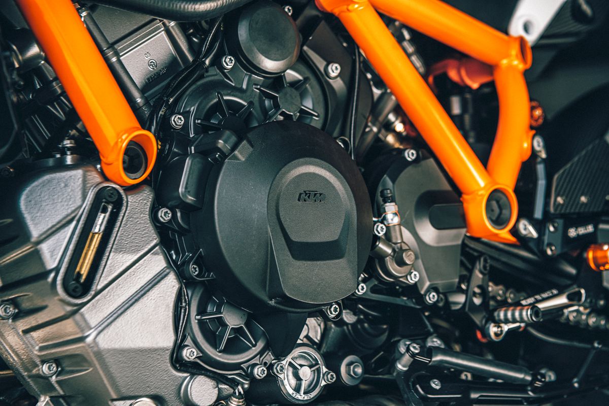 Zündabdeckungsschutz 1290 R2R 1290 SUPERDUKE 14-24