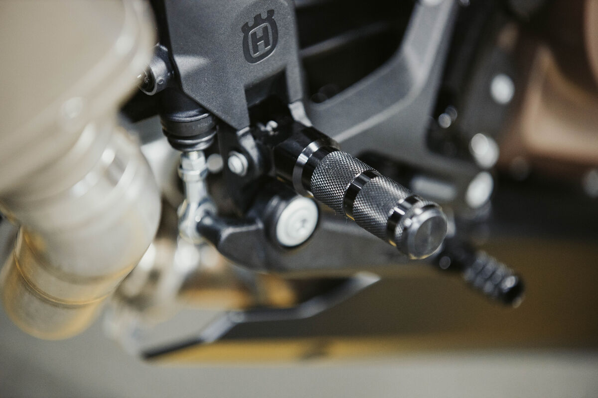 Husqvarna Footpegs