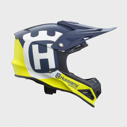 Kinderhelm mit Schienen