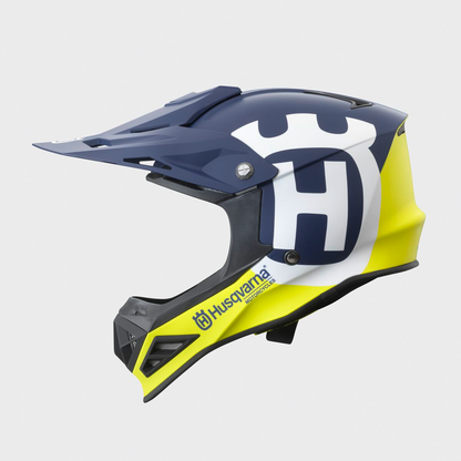 Kinderhelm mit Schienen
