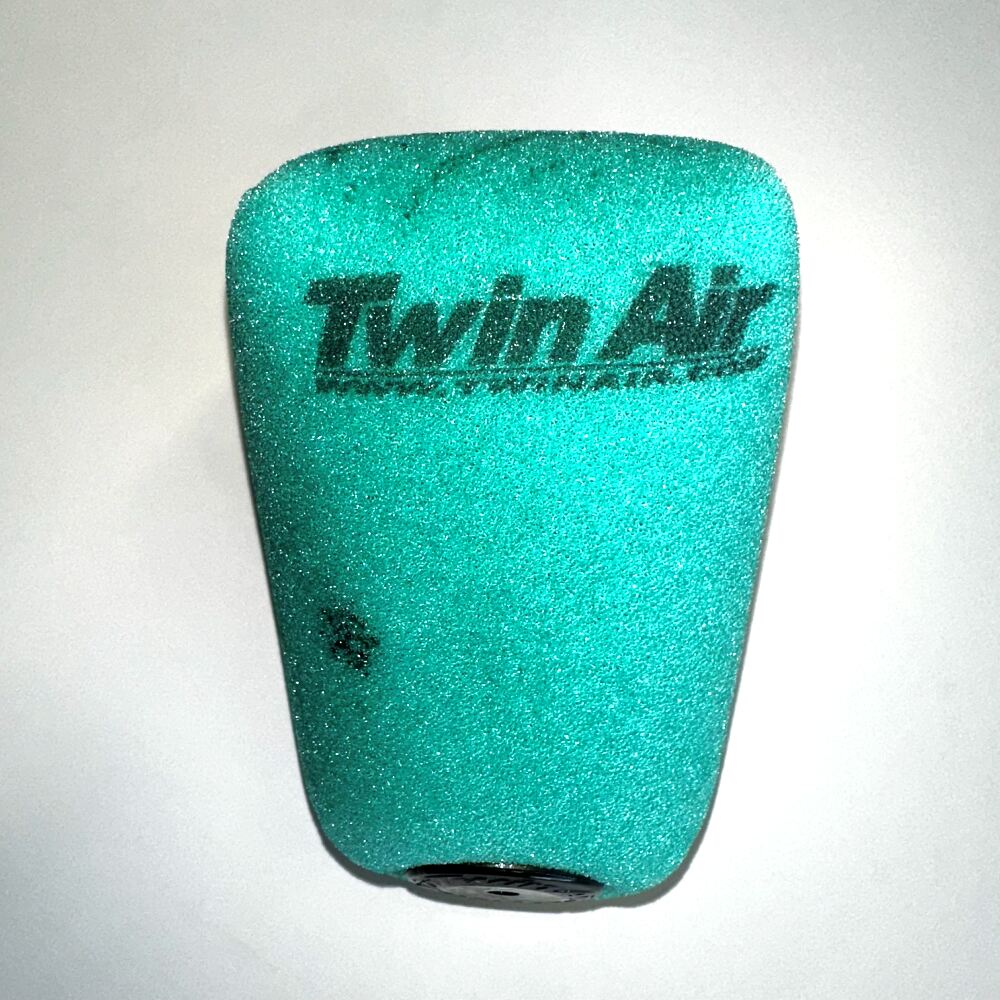 Pre-oiled air filter