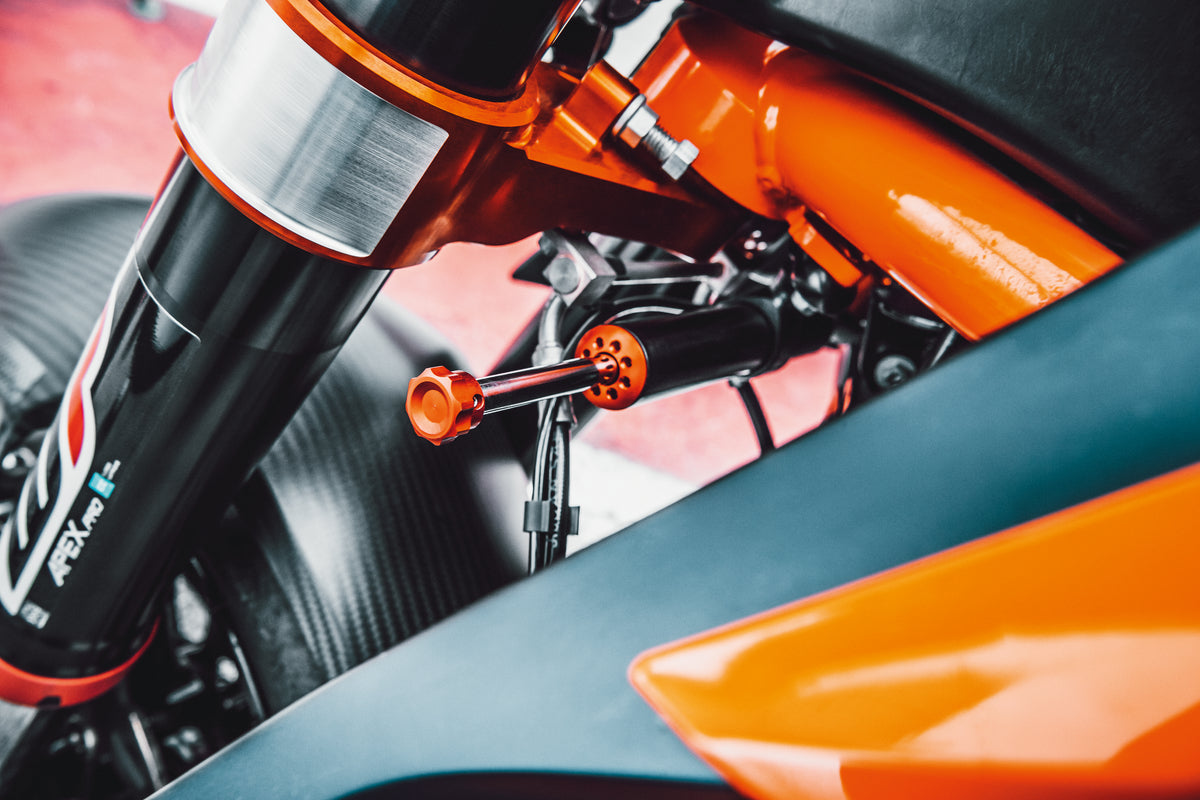 APEX PRO 7117 Lenkungsdämpfer-Kit 990 DUKE & 801 SVARTPILEN/VITPILEN 24-25