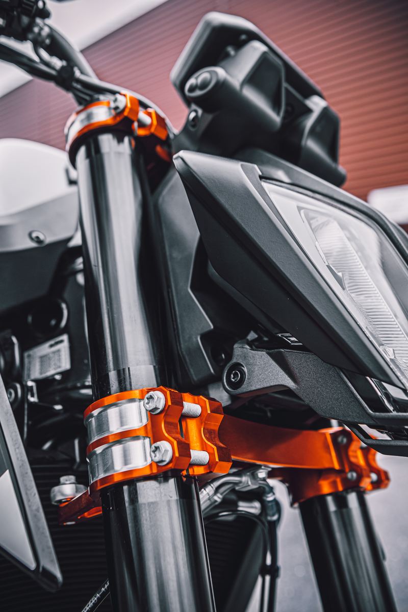 Werksseitige Gabelbrücke 790-890 (DUKE) 18-24