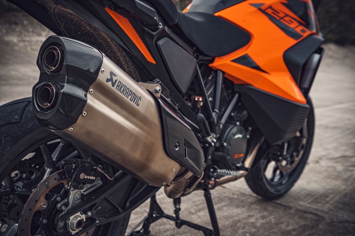 Akrapovič „Slip-on Line“ 1290 R2R (1290 SUPER ADVENTURE) 21-24